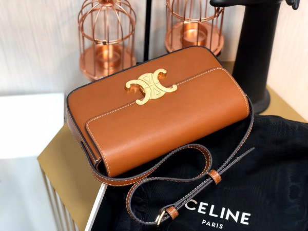 Ce**e triomphe shoulder bag