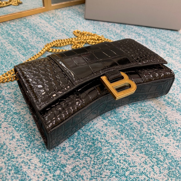 Ba*len*cia*ga hourglass wallet on chain