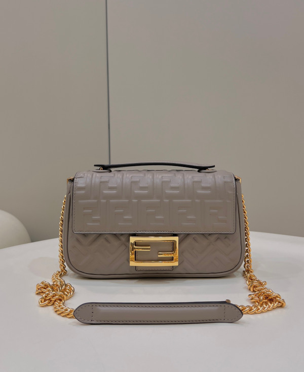F**di baguette chain midi 397b98-24*14*7cm