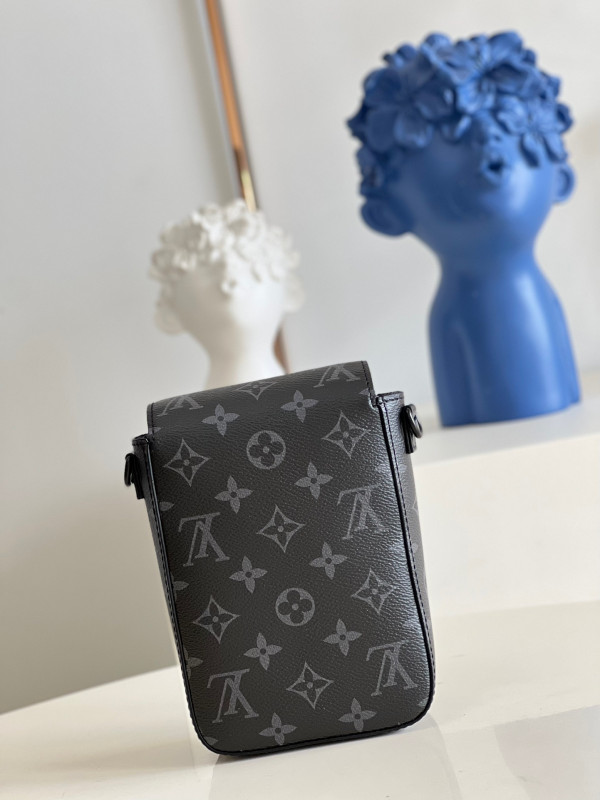 l**is V*t*n s-lock vertical wearable wallet