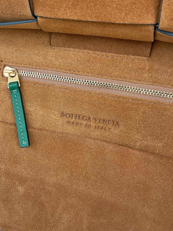 Bo*te*ga ve*ne*ta arco