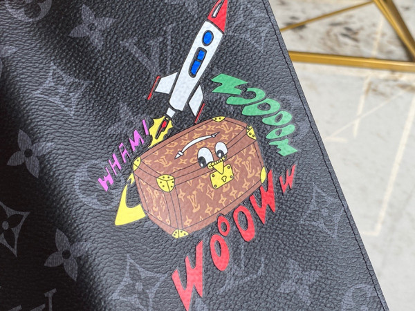 l**is V*t*n brazza wallet