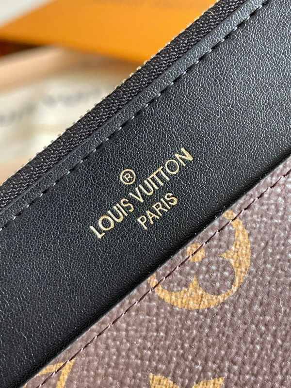 l**is V*t*n slim purse