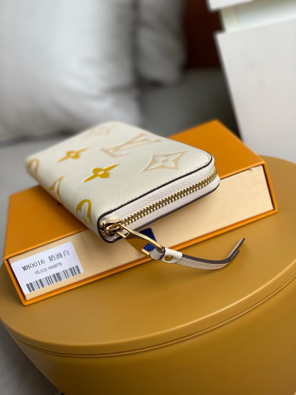 l**is V*t*n zippy wallet