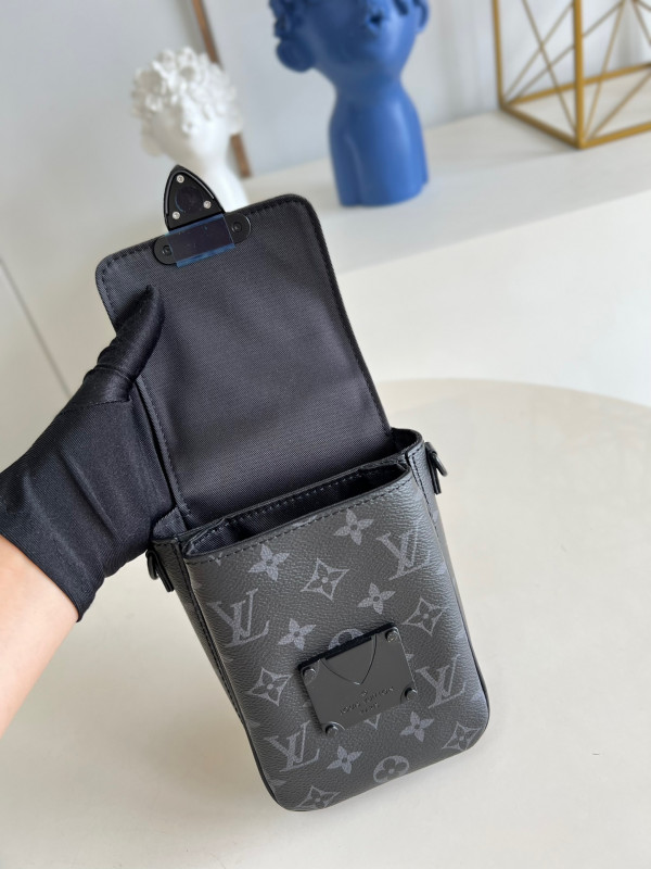l**is V*t*n s-lock vertical wearable wallet