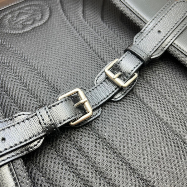 G*u*i medium backpack with interlocking g