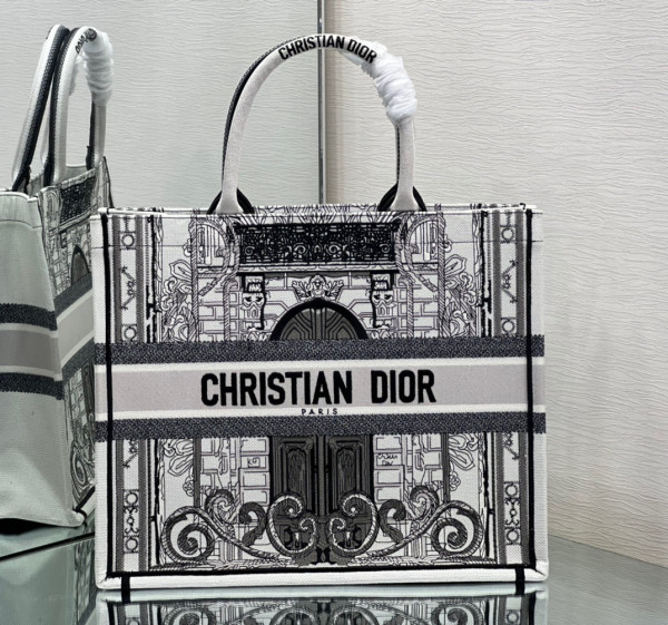 large D*or book tote