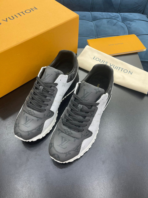l**is V*t*n run away sneaker