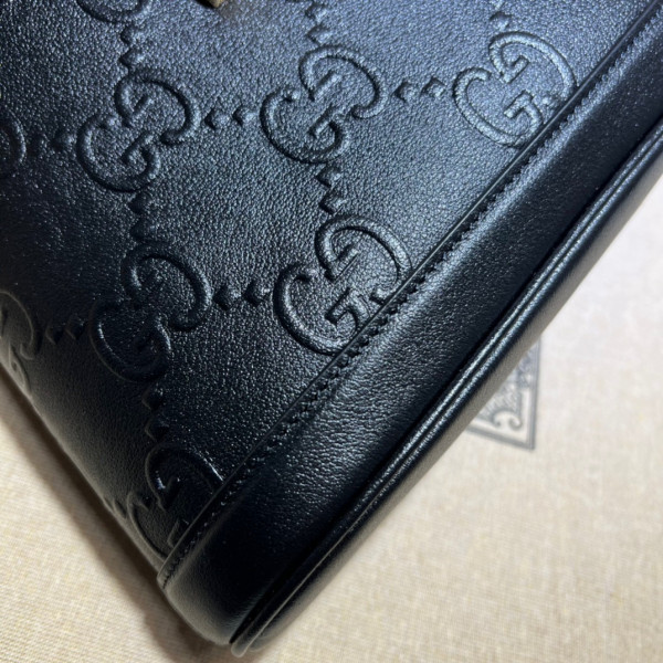 G*u*i small gg shoulder bag