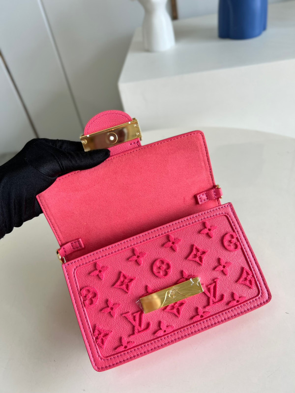 l**is V*t*n mini dauphine