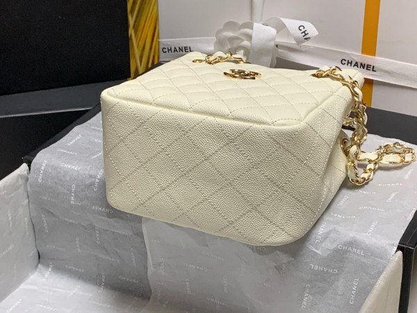 CL BUCKET BAG
