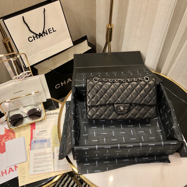 CL FLAP BAG LAMBSKIN