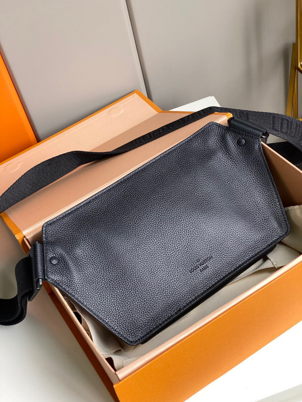 l**is V*t*n slingbag