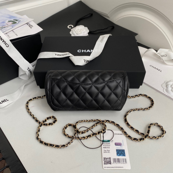 CL GLASSES CASE WITH CLASSIC CHAIN