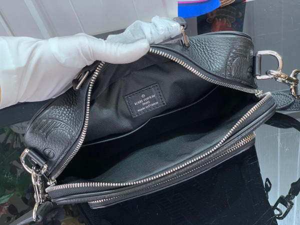 l**is V*t*n messeanger bag