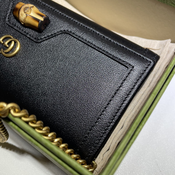 G*u*i diana chain wallet with bamboo
