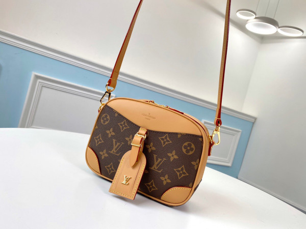 l**is V*t*n deauville mini
