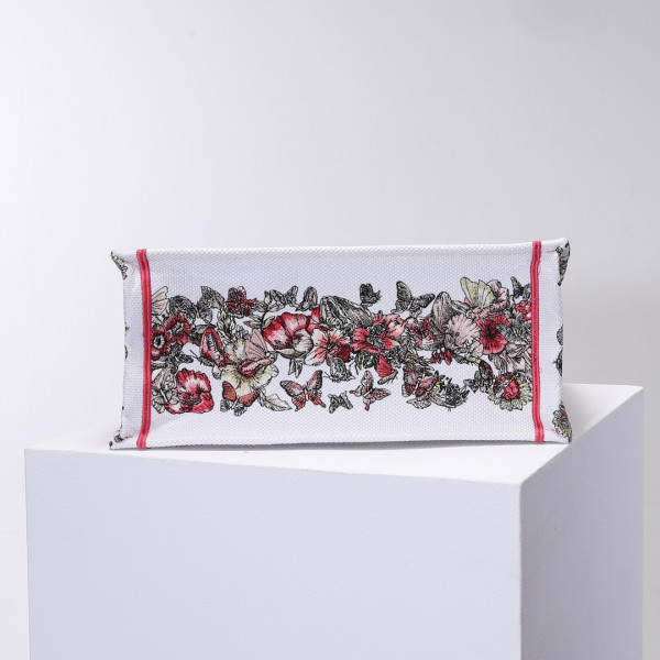 medium D*or book tote