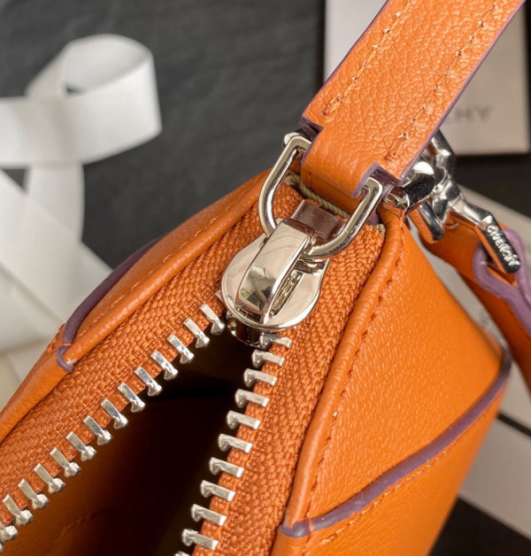 GIVENCHY NANO ANTIGONA
