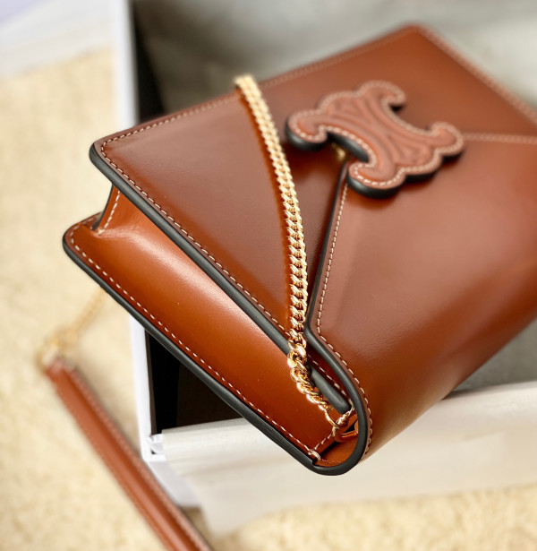 Ce**e wallet on chain cuir triomphe
