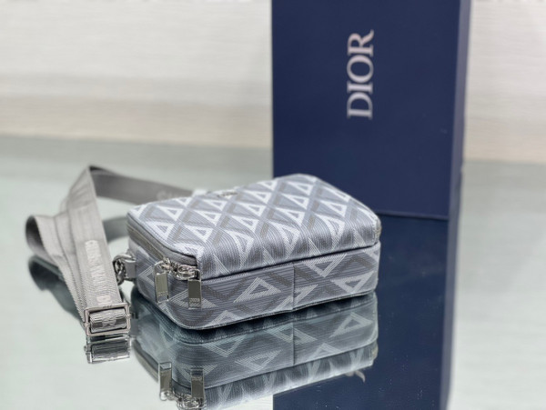 D*or messenger pouch
