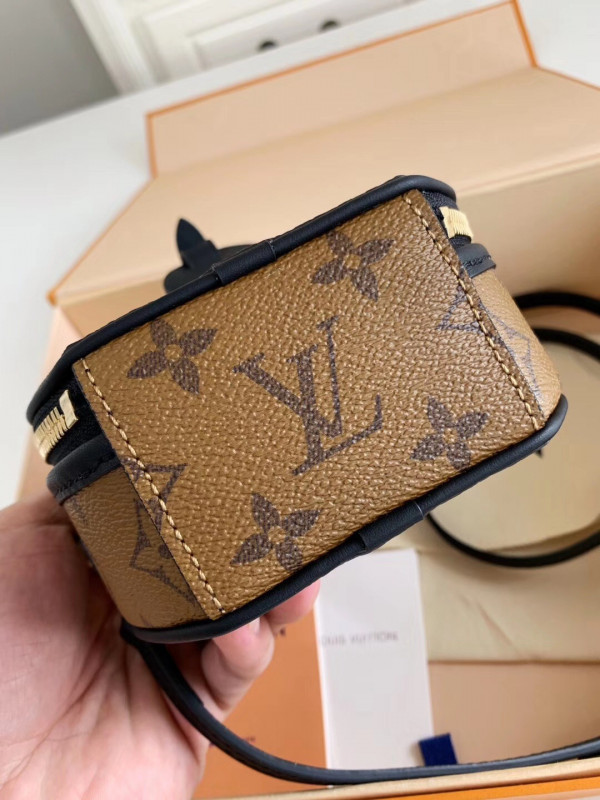 l**is V*t*n mini boite chapeau