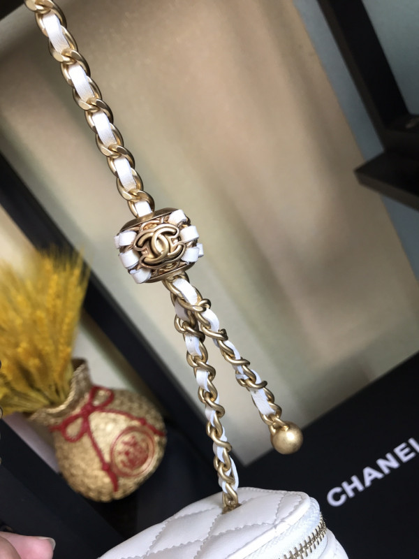 CL SMALL VANITY WITH CHAIN
