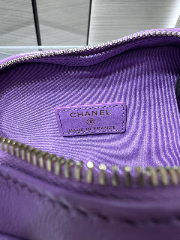 CL HEART CLUTCH WITH CHAIN