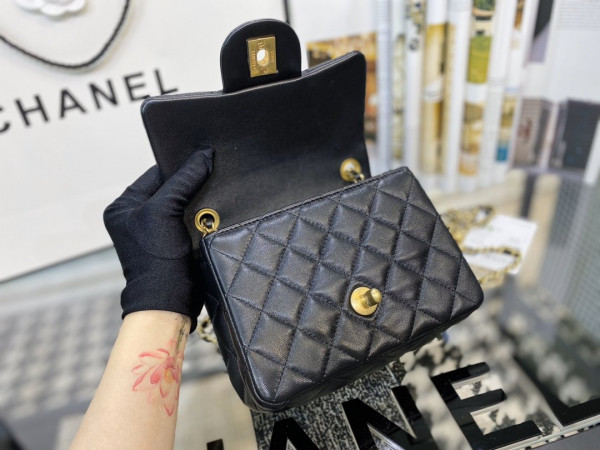 CL MINI FLAP BAG