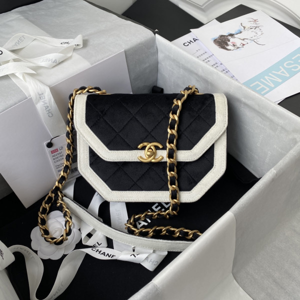 CL MINI FLAP BAG