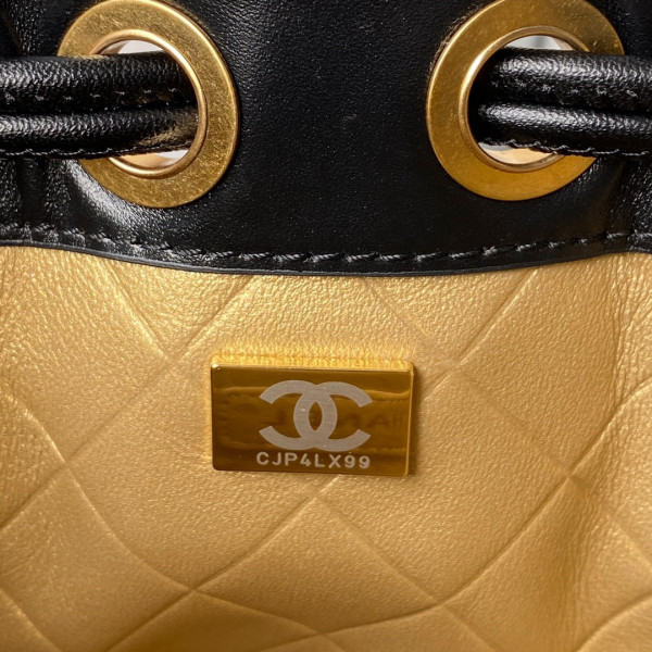 CL SMALL BUCKET BAG