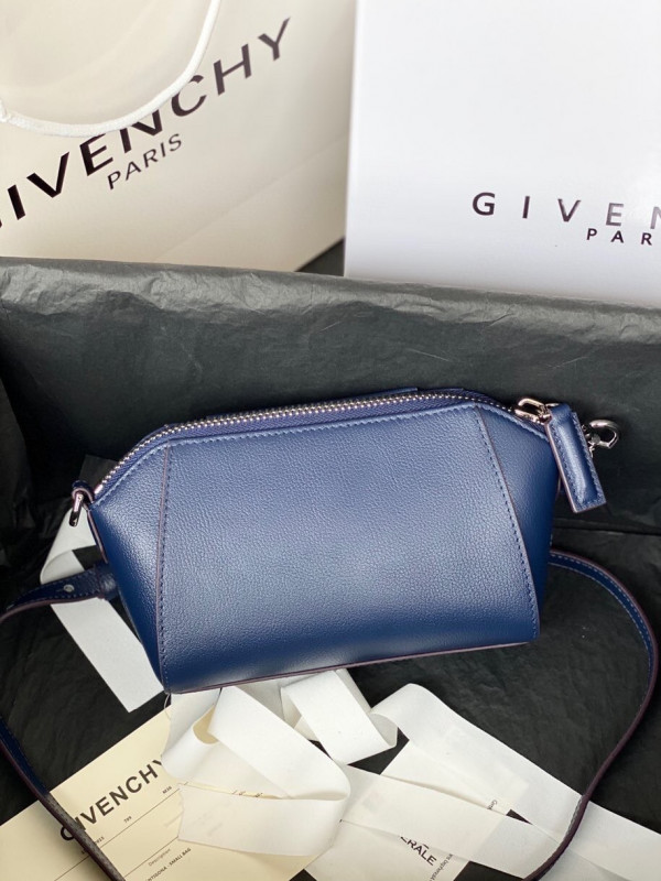GIVENCHY NANO ANTIGONA