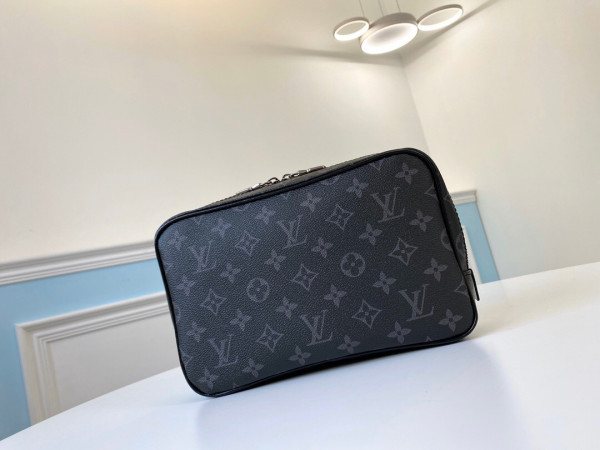 l**is V*t*n toiletry pouch gm