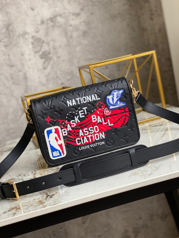 l**is V*t*n lvxnba studio messenger