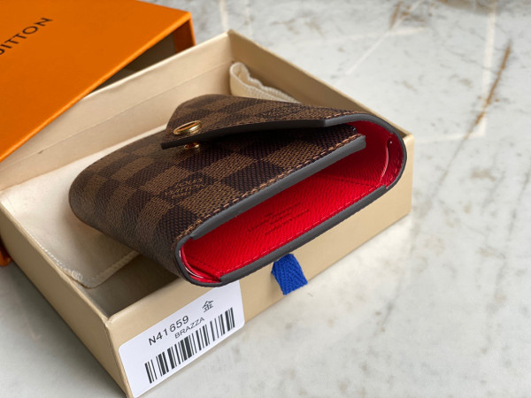 l**is V*t*n victorine wallet