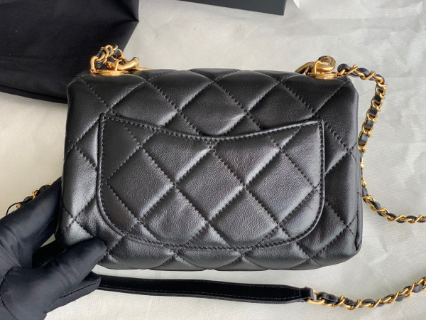 CL FLAP BAG