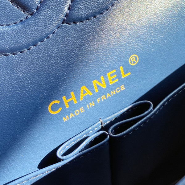 CL CLASSIC HANDBAG