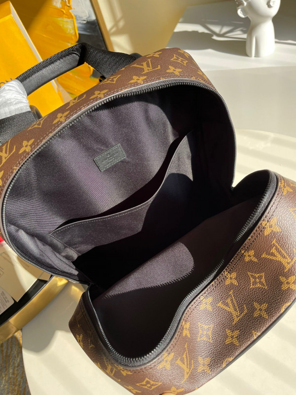 l**is V*t*n dean backpack