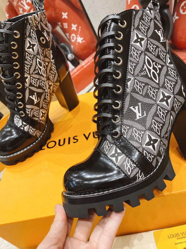 l**is V*t*n star trail ankle boot 8cm