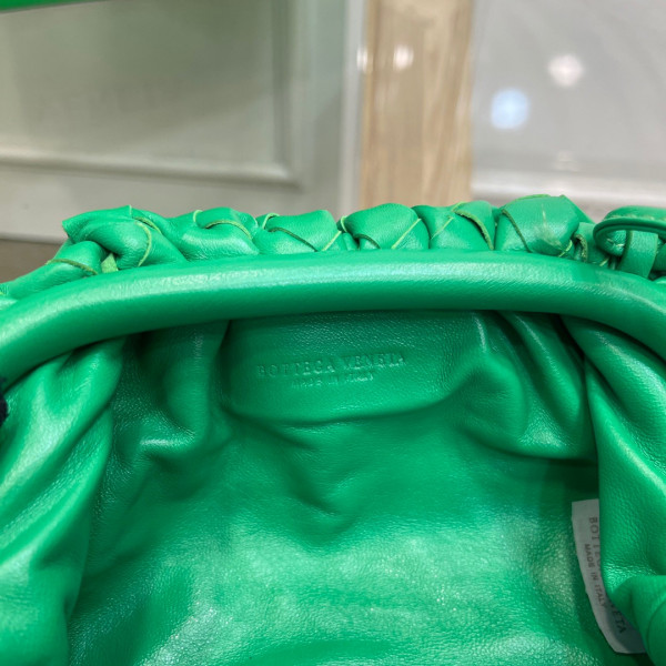 Bo*te*ga ve*ne*ta mini pouch