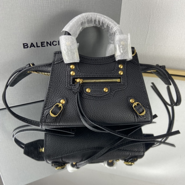 Ba*len*cia*ga neo classic nano top handle bag