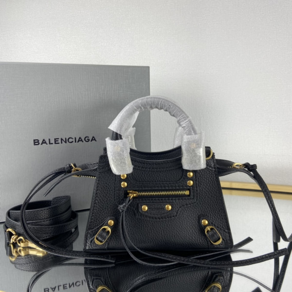 Ba*len*cia*ga neo classic nano top handle bag