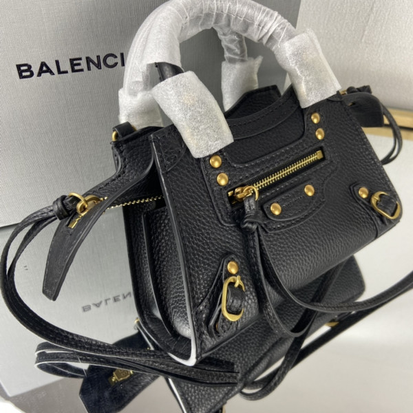 Ba*len*cia*ga neo classic nano top handle bag
