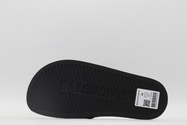 Ba*len*cia*ga pool slide sandal
