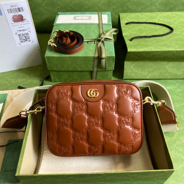 G*u*i gg matelassé leather shoulder bag