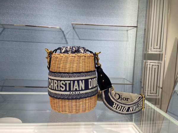 D*or wicker bucket bag