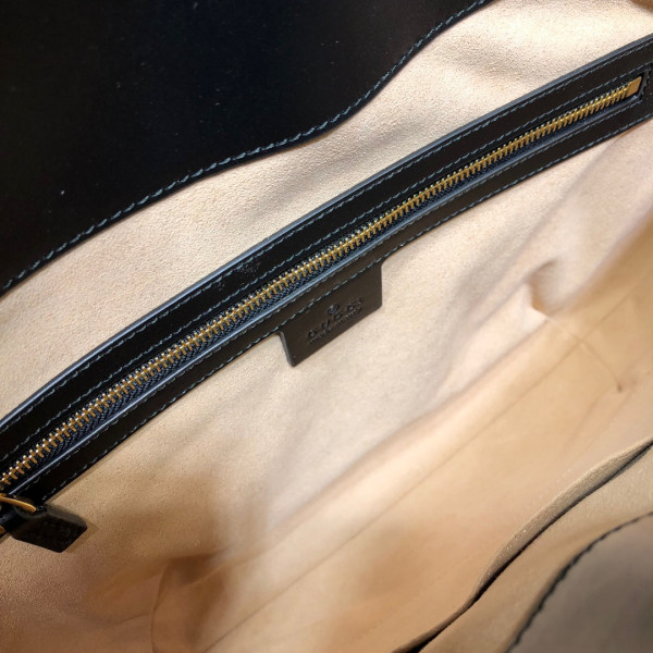G*u*i arli shoulder bag