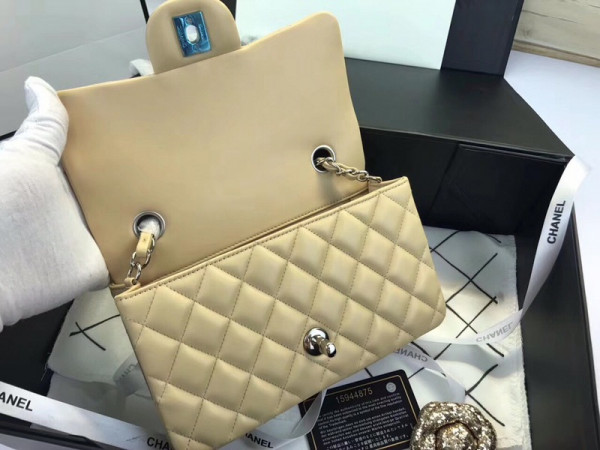 CL Flap Bag Lambskin 20CM