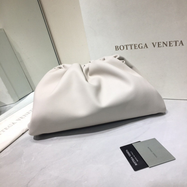 Bo*te*ga ve*ne*ta the pouch