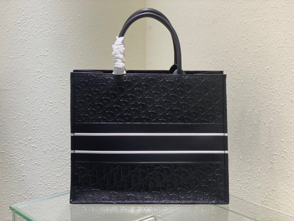large D*or book tote